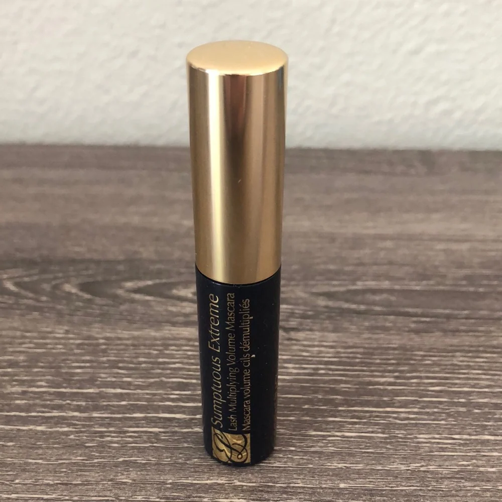 ❤️$6 NWT Estee Lauder Sumptuous Extreme Mascara in Extreme Black